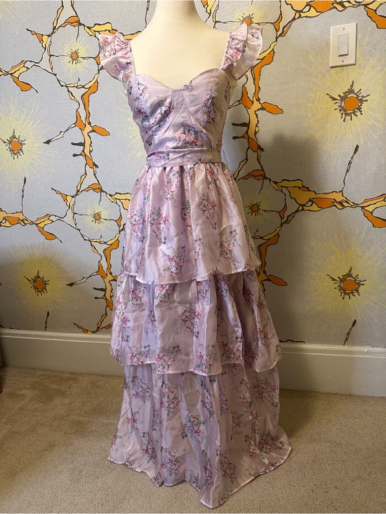 Lulus Dresses & Skirts - Lulus Light Lavender Floral Maxi Dress